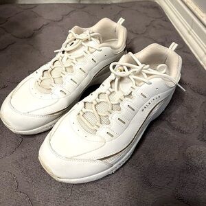 Easy Spirit Cream Sneakers with Animal Print Sz 10W